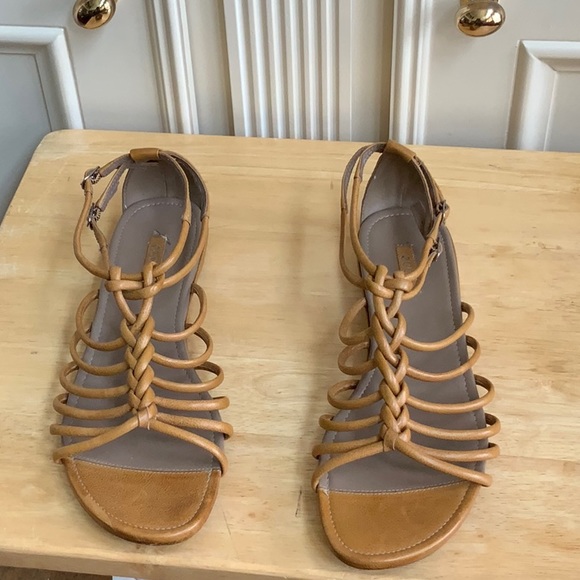 Shoes - Picture 2 of 4